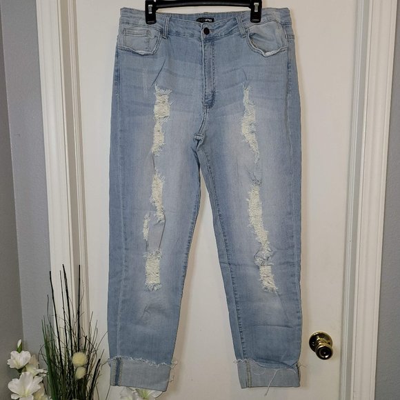 Fashion Nova Denim - Woman's Fashion Nova Distressed Jeans Size 3X